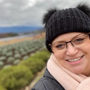 Meet your Posher, Dana